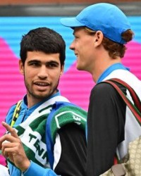 张奔斗：辛纳阿卡的青春风暴，残酷又美好